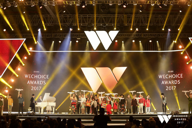 Bé Bôm đánh đàn, Sơn Tùng hát Remember Me - sân khấu xúc động đầu tiên của Gala WeChoice Awards 2017 lấy nước mắt hàng nghìn khán giả